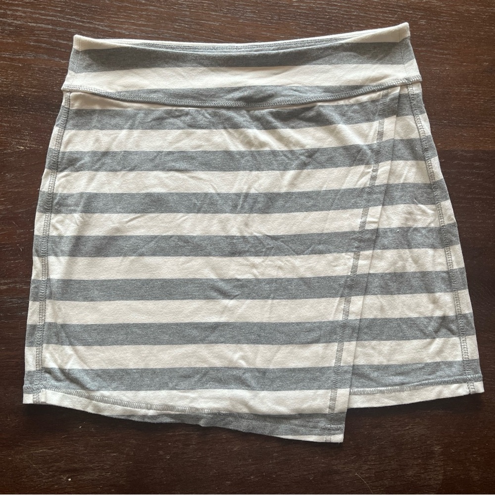 Athleta Women Ribbon Stripes Faux Wrap Skirt White / Grey Skirt Size Small Small